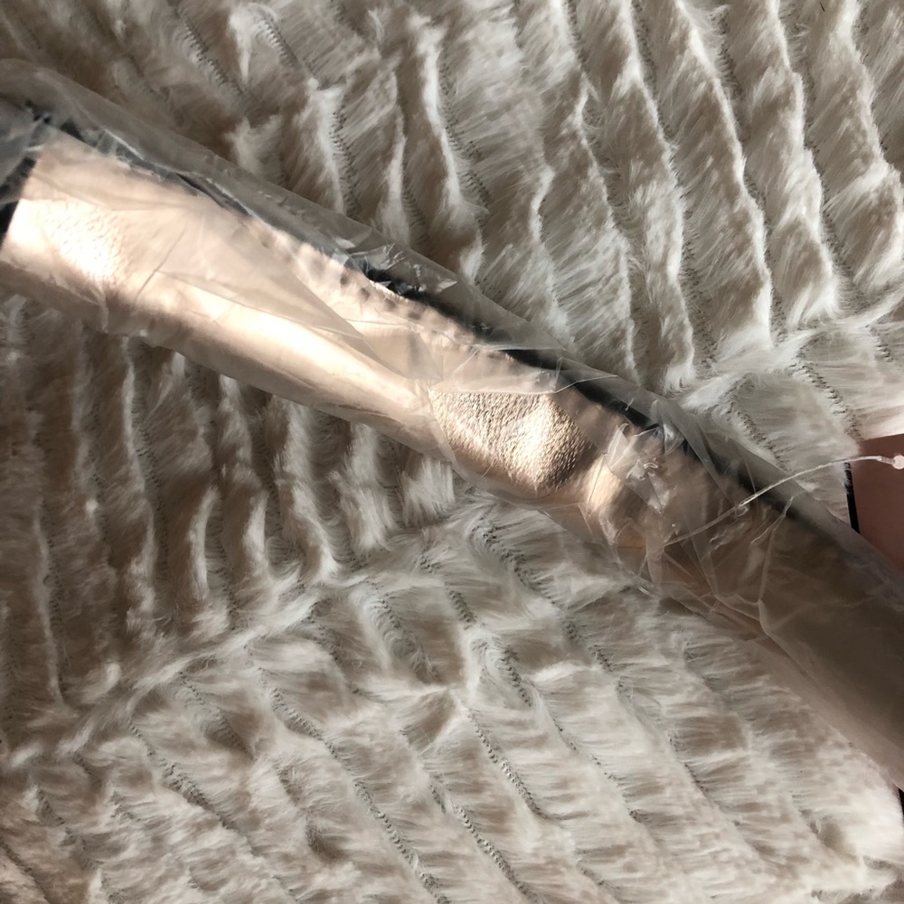 Victoria Secret Rose Gold Tote Bag - Picture 5 of 5